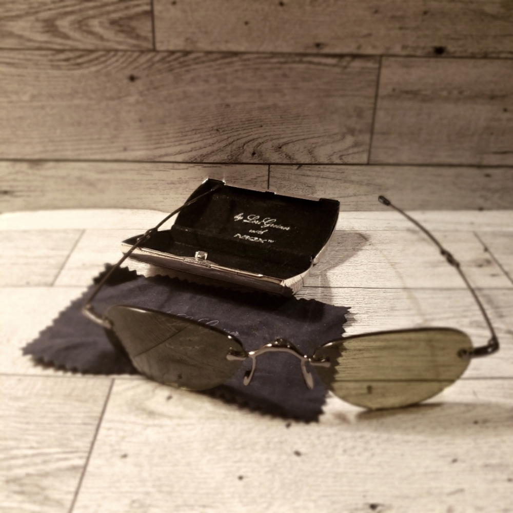 Lori Grenier Vintage Folding Sunglasses and Case Unisex.